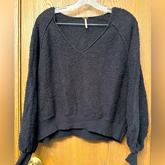 Free People Textured Black Puff Sleeve V Neck Crop Sweater Size Small - Picture 1 of 8